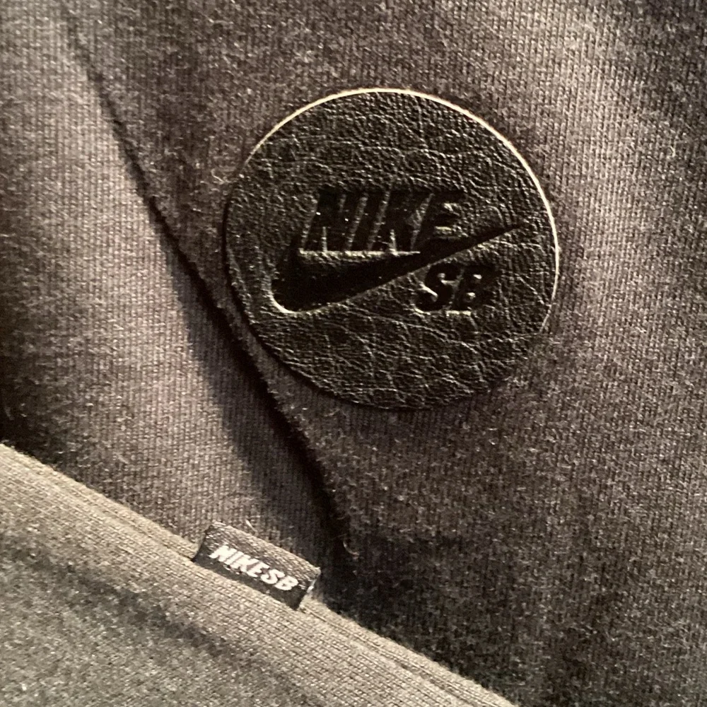 NWOT Nike SB The Nike Tee Dri-FIT Logo T-Shirt Men's Size Large